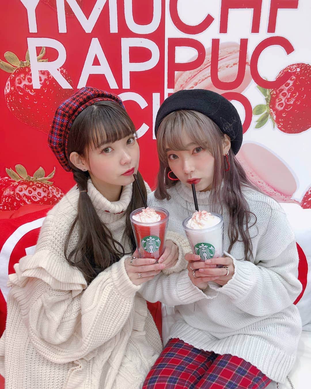 mam（まむ）さんのインスタグラム写真 - (mam（まむ）Instagram)「昨日は東京ミッドタウン内庭園にある、STARBUCKSの期間限定店舗『イチゴのふたこ店』に遊びに行ってきたよ！期間限定ショップは13日今日まで！ 去年に引き続き、赤の#strawberryverymuchfrappuccino が限定発売なのと、今回は白の#strawberryverymuchfrappuccino が登場して、二種類のいちごのフラペチーノが楽しめます♡是非ご賞味あれ〜🍓🍓🍓」4月13日 11時11分 - mam_11_11