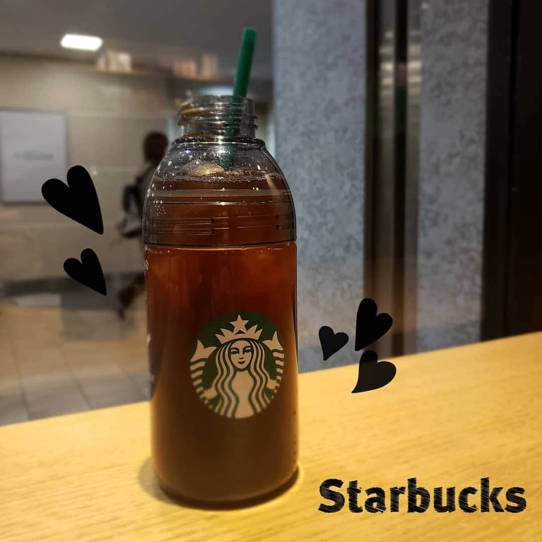 LUNAさんのインスタグラム写真 - (LUNAInstagram)「昨日のコーヒー🙆. . . . #starbucks #japan #shibuya #アメリカーノ #スタバ #スターバックス #スタバタンブラー #シェイカー #instagood #likeme #coffee #팔로우 #스타벅스 #별 #별다방 #followme #tagsforlikes . . . . #gm #안녕 #おはよう . . . . 休日だぜ。みんななにすんの?😋😋😋」4月13日 11時27分 - luna_0229