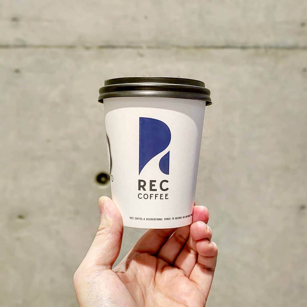 のインスタグラム：「Do you care for a drink? 今日は、どこへ行きますか♪ #表参道 #カフェ #☕ #cafe #omotesando #tokyocafe #cafetyo #表参道カフェ #reccoffee」