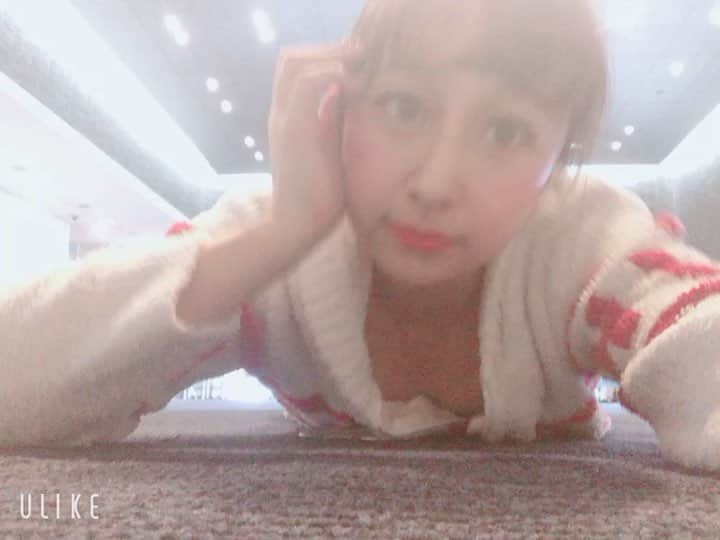 足立華のインスタグラム：「練習日記 ウィンドミルできるようになりたい、、、#day1#bgirl#powermoves#windmill#breakdance#グラビア#アイドル#musical#パワームーブ#ウィンドミル練習#4like4#足立華#フォロワー募集#followｍe#practice#gravure  #粉#漂亮#赞」