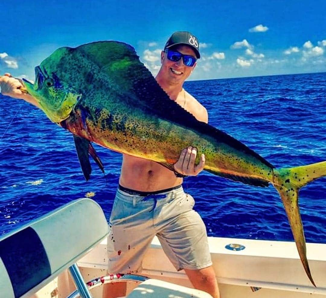 Filthy Anglers™さんのインスタグラム写真 - (Filthy Anglers™Instagram)「Who wants a mahi mahi? Nooo not the drink. Check out this photo from our buddy @kyle__bob down in Florida with this beautiful looking mahi-mahi he landed earlier today in his Filthy hat, almost looks to good to be real! Congrats on the catch bud, you deserve a stiff drink! www.filthyanglers.com #fishing #filthyanglers #angler #saltlife #mahi #mahimahi #ocean #florida #nature #bass #largemouth #hunting #outdoors #fish #tuna #shark」4月13日 11時56分 - filthyanglers