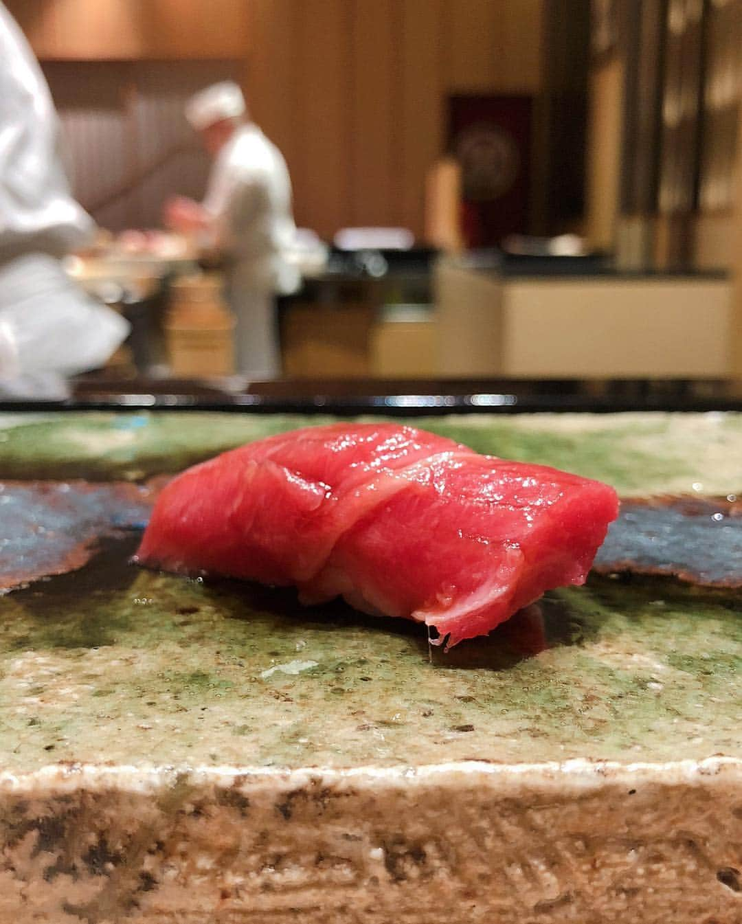 ラファエルさんのインスタグラム写真 - (ラファエルInstagram)「シンガポールでお寿司🍣 海外で日本食と日本酒が飲めるのは凄く嬉しい😌 TAクリニックの嶽崎先生と😄  #taクリニック  #はたらいて笑おう  #時給日本一youtuber  #日本一自由なyoutuber」4月13日 12時07分 - raphaelangel8183