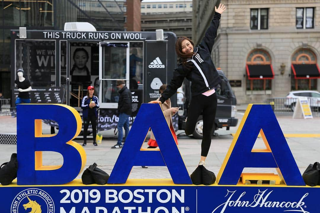 湯田友美さんのインスタグラム写真 - (湯田友美Instagram)「Boston‼︎🇺🇸 I’m running in #Bostonmarathon2019 in 3days!!!! ・ ボストンマラソンまであと3日✈️🇺🇸 エキスポへ行くも、ID忘れて私はbibもらえずw🤣 マラソンだけでなく、観光も、食事も、人との出会いも、全力で楽しみます😊 おやすみなさい😴🍪❤️ ・ #adidasrunners #adidasrunnerstokyo 🇯🇵 ・ #baa#boston#bostonmarathon#marathon#42195#running#wmm#ボストン#ボストンマラソン#ボストンマラソン2019#マラソン#海外レース#海外マラソン#旅#旅好き#旅ラン#底なしの体力#周りは迷惑 🤣#時差ボケに勝った#🍪❤️」4月13日 12時31分 - yudatomomi