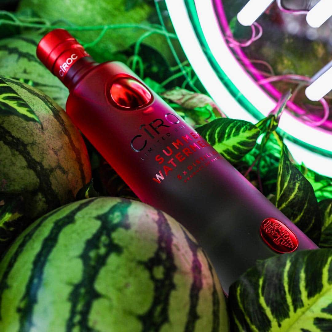 DJキャレドさんのインスタグラム写真 - (DJキャレドInstagram)「#AD New flavor alert 🚨!!!!!!!!! @ciroc  Summer watermelon 🍉! It’s our summer it always is ! BILLI AND @diddy !!!!!!!!!!! #Cirocpartner ! 🍉🍉🍉🍉🍉🍉🍉🍉🍉🍉🍉🍉🍉🍉🍉🍉🍉🍉🍉🍉🍉🍉🍉」4月13日 12時50分 - djkhaled