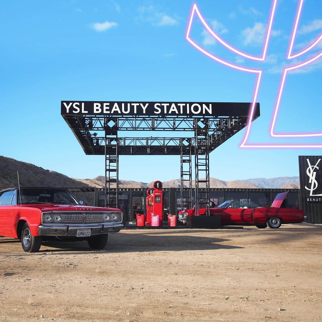 Yves Saint Laurent Beautyさんのインスタグラム写真 - (Yves Saint Laurent BeautyInstagram)「Refresh your beauty look with a trip to the YSL BEAUTY STATION. Stop by and fill up on the freshest beauty necessities. Open 3PM-8PM this Friday & 10AM-8PM this Saturday and Sunday. CATHEDRAL CITY-ALLEN ROUTE 111 #yslbeauty #yslbeautystation #palmsprings」4月13日 13時10分 - yslbeauty