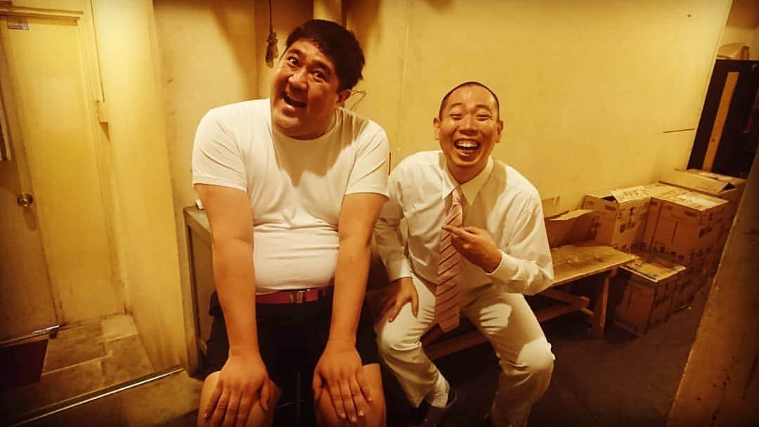 のインスタグラム：「今日は祇園花月でネタ出番♪吉本新喜劇の諸見里くんがいたよ(^○^) よしもとの滑舌お化けなのでしゅ♪  #吉本新喜劇 #よしもと祇園花月 #諸見里 くん#祇園 #京都 #よしもと芸人 #レギュラー松本 #あるある探検隊 #諸見里大介 ちゃん」