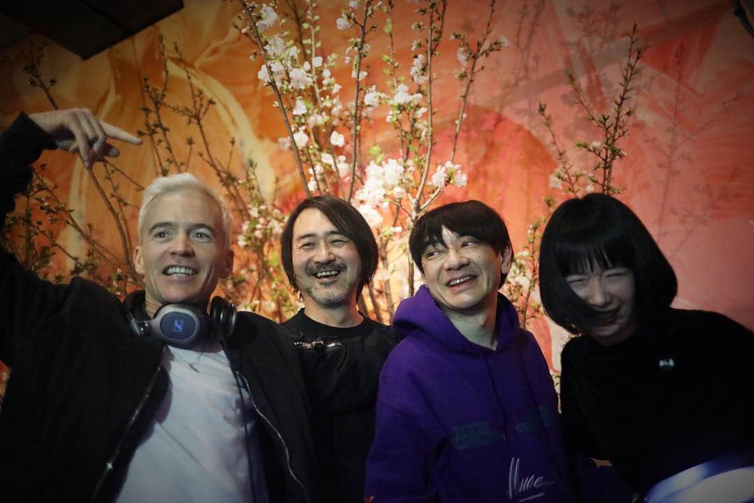 TRUNK(HOTEL)さんのインスタグラム写真 - (TRUNK(HOTEL)Instagram)「オーストラリアの出身のサンプリング狂集団、The Avalanchesのメインメンバーである Robbie Chater（Gt/Key/Dr）と、彼と親交のある Keigo Oyamada、Minami Yamaguchi (She Talks Silence)、YOSHIROTTEN、KATOMAN (Beat Café)が一晩限りのパーティーを開催しました。 ⠀⠀⠀⠀⠀⠀⠀⠀⠀ @katomandlc @yoshirotten @shetalkssilence @theavalanches ⠀⠀⠀⠀⠀⠀⠀⠀⠀ ⠀⠀⠀⠀⠀⠀⠀⠀⠀ #trunkhotel #ブティックホテル #boutiquehotel #theavalanches #keigooyamada #dj #livemusic #party #bar #cherryblossom #sakura #tokyo #shibuya」4月13日 13時28分 - trunkhotel_catstreet