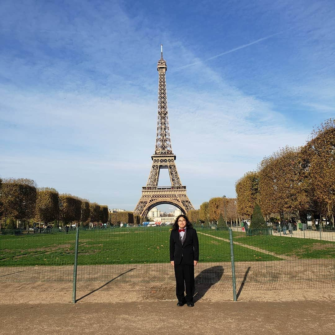 中岡創一さんのインスタグラム写真 - (中岡創一Instagram)「素敵な景色に中岡をそえてシリーズ  景色に邪魔にならないように 中岡を入れてみました。  中岡と共に景色を楽しんで下さい！  #共に写るな #景観を損なうのでやめろ #夕陽見るな #ポッケに手を入れるな #中岡に自信もつな #中岡ってことを忘れるな #もう中岡はこりごり #でも #中岡だって #いいね #欲しい時あるよな #週末やしもらっとけ」4月13日 13時37分 - lottinakaoka