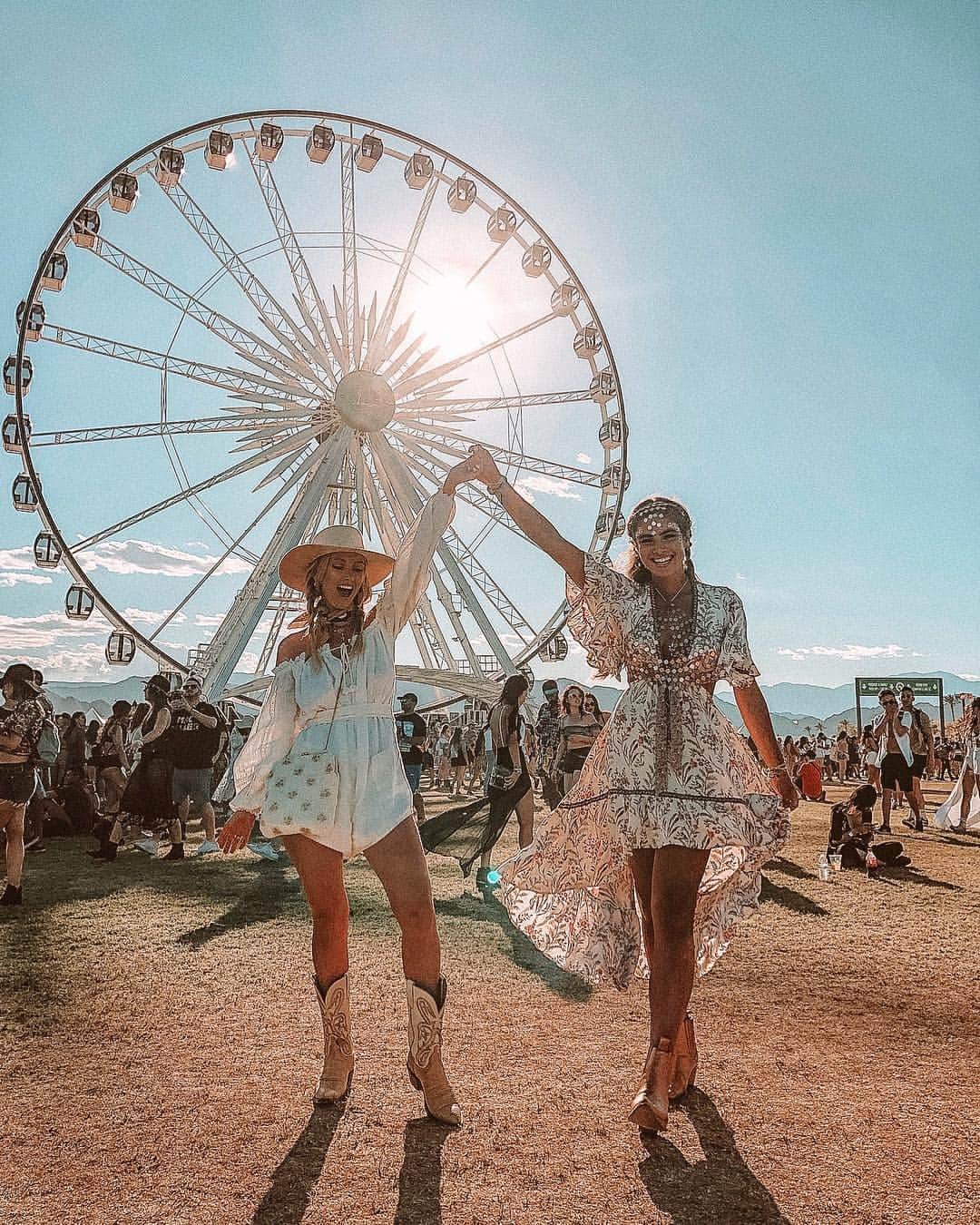 SPELLさんのインスタグラム写真 - (SPELLInstagram)「Here we are in the sunny desert ~ it’s festival time 🎡 our babes @lisadanielle__ and @jamienkidd on the ground ready to boogie ✨ {Lisa in upcoming Milla Romper + Jamie in our Maisie Bambi Gown} tune into our stories for Jamie’s Day 1 takeover 💕 #spellfestivalstyle」4月13日 13時51分 - spell