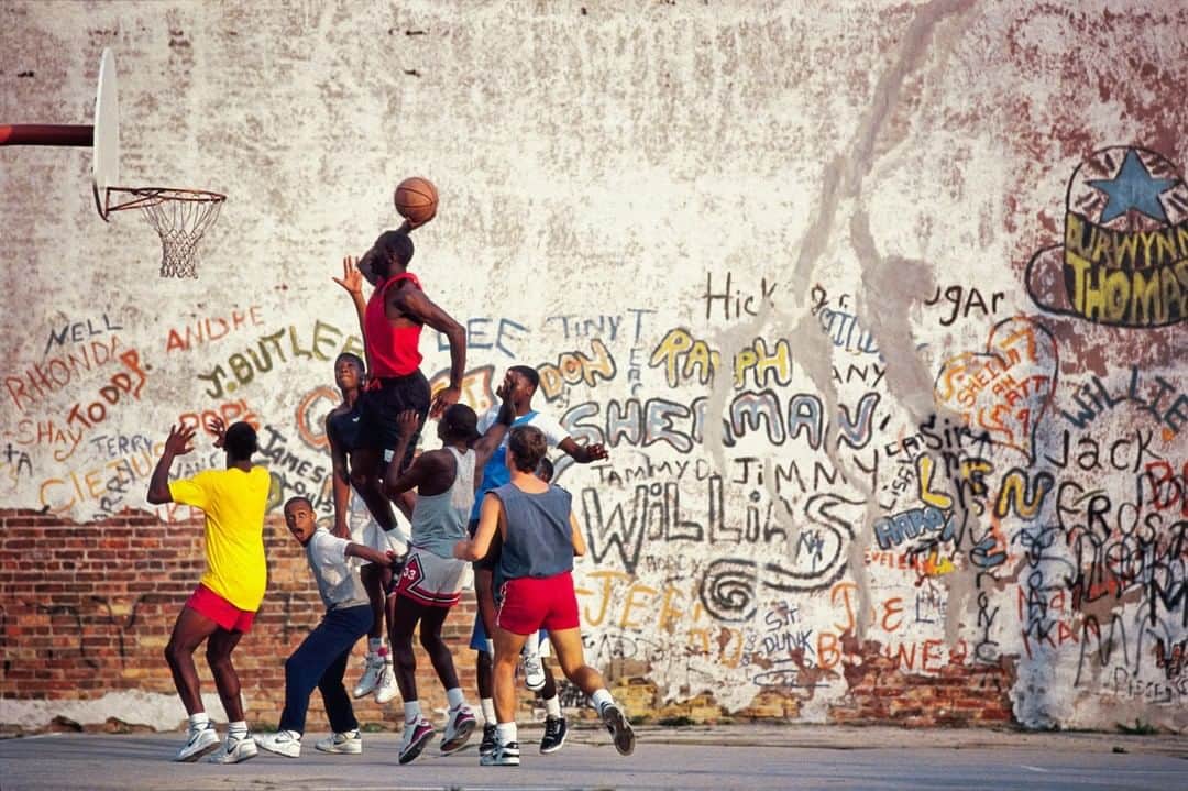 のインスタグラム：「Photo by @stephenwilkes | A view from the archives: The athleticism and force of Michael Jordan is truly exemplified when seen in person. Aside from being a terrific player, Jordan was a joy to work with, a true tour de force. He  embodies kindness and leadership, and these high school kids were beyond thrilled to play a pick-up game with him. Jordan even signed 200 autographs after our shoot ended! It was a privilege to be able to photograph him in his hometown, and get to see the man behind the talent. To see more photos from my travels near and far, follow me @stephenwilkes.」