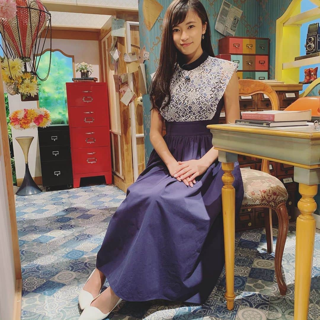 小島瑠璃子さんのインスタグラム写真 - (小島瑠璃子Instagram)「☀️ 今日のサタプラのお洋服！ セット、とてもこだわって 作って下さってます☺️ 置いてあるものを 季節にあうようにして 下さっています✨」4月13日 14時21分 - ruriko_kojima