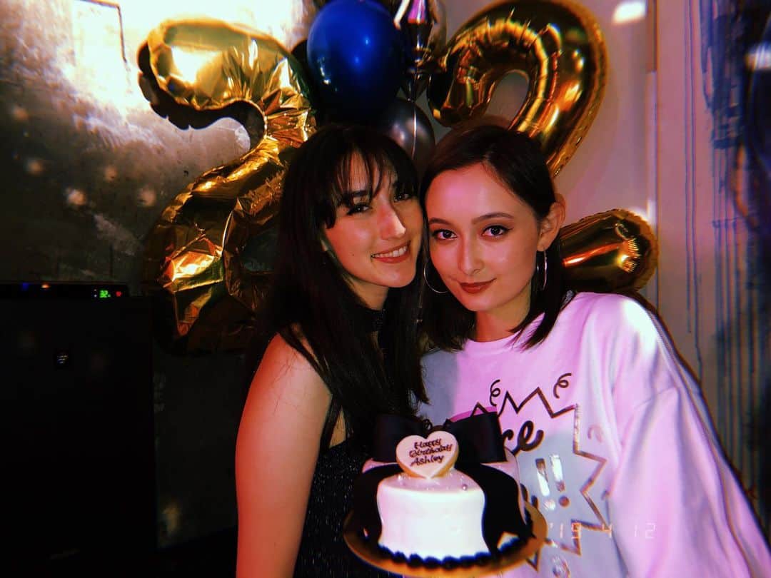 ジュディ舞衣のインスタグラム：「All for the birthday girl👑💕 あしゅお誕生日おめでとー✨」