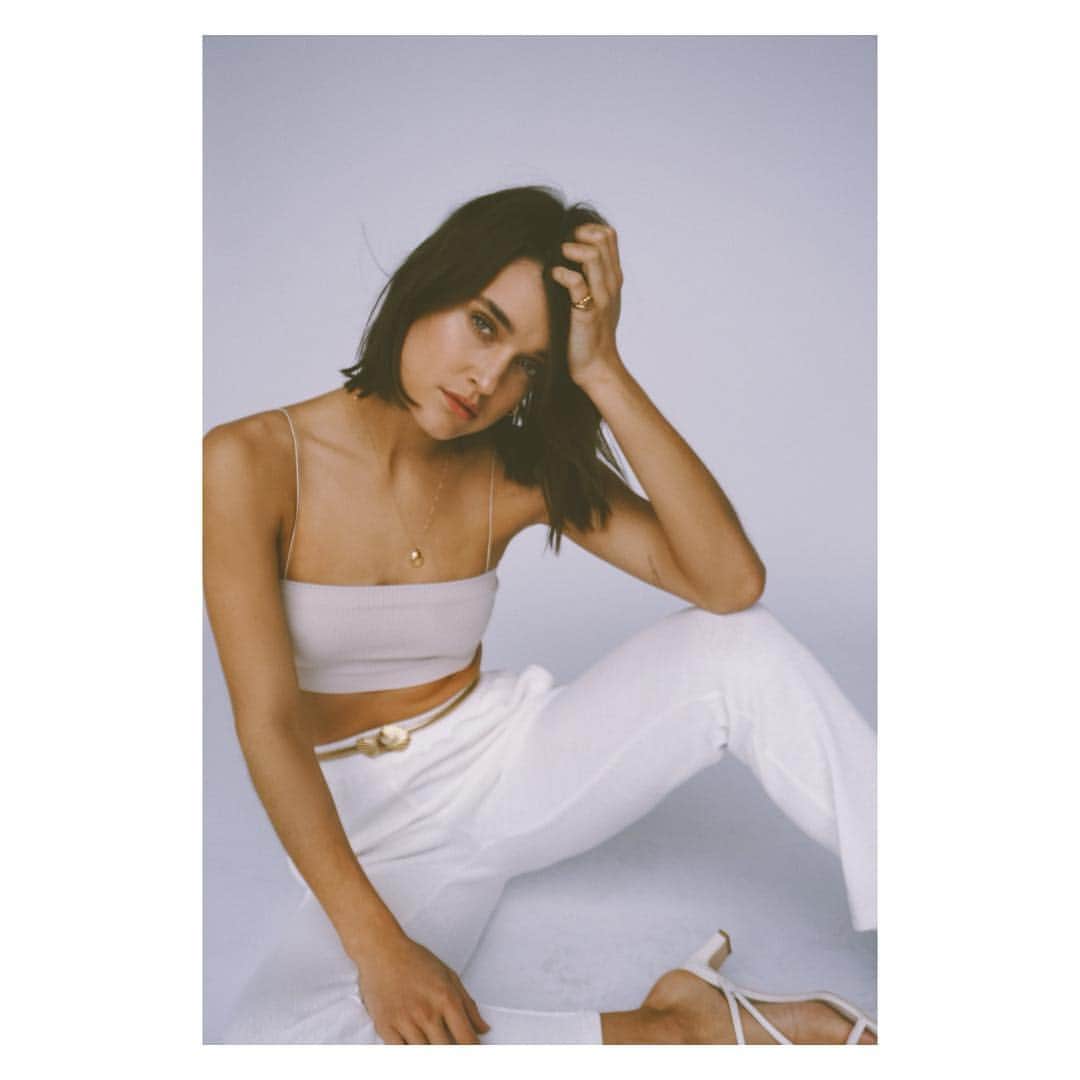 ケイト・ハリソンのインスタグラム：「New. W @heatherhixon」