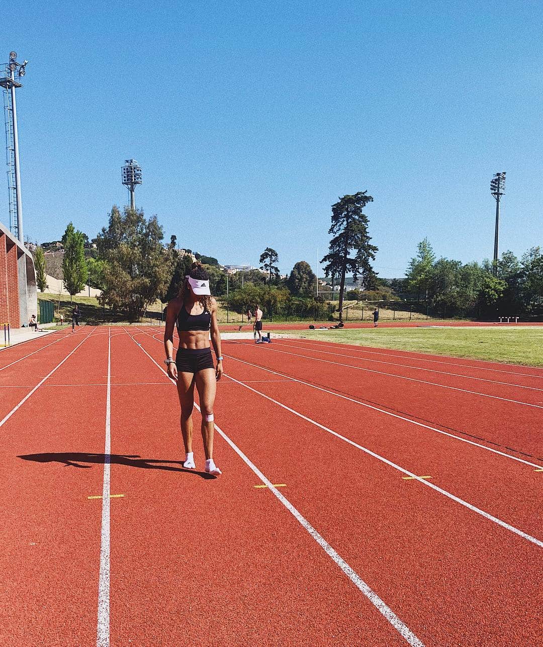 Laviai NIELSENさんのインスタグラム写真 - (Laviai NIELSENInstagram)「Another training week ✅ in gorgeous Portugal. Finished today off with a 250m time trial 💀  What I really enjoy about this training camp, is having the time to focus on strengthening my weaknesses. There is always, ALWAYS, room for improvement 🙌🏽💛」4月14日 1時41分 - laviai
