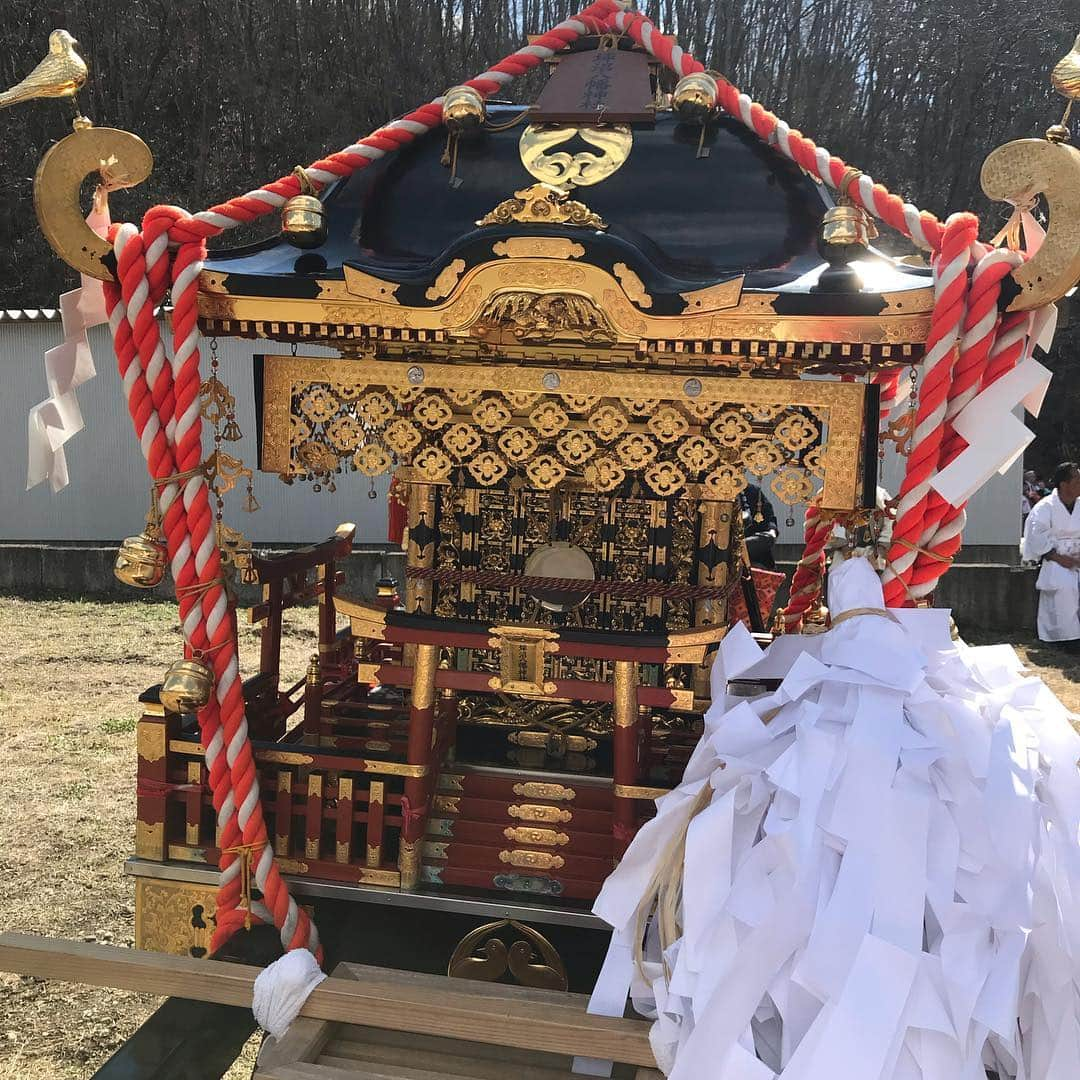 大河壮太さんのインスタグラム写真 - (大河壮太Instagram)「坪沼八幡神社の例大祭。1日目。 今日は神輿渡御(みこしとぎょ)。 明日は演芸メイン。  神輿担いで肩痛い。日差しきつくて顔痛い。いっぱい歩いて足痛い。明日もみんなに会いたい。  お待ちしております。 #坪沼八幡神社#仙台#坪沼」4月14日 0時24分 - 0831taro