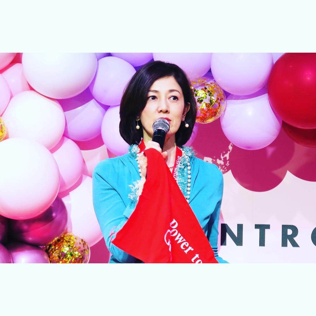 勝恵子さんのインスタグラム写真 - (勝恵子Instagram)「フロントロウ  https://front-row.jp/ 主催の「FRONTROW #GIRLPOWER Spring Party」ステージの写真も頂きましたので、ご紹介を♪  ピンクやハート型の風船って🎈いくつになってもワクワクするのね😃(大人)女子ってやはり楽しい♪  #frontlow  #girlpower  #springparty #frontlowparty  #charityparty」4月14日 0時27分 - keiko.katsu