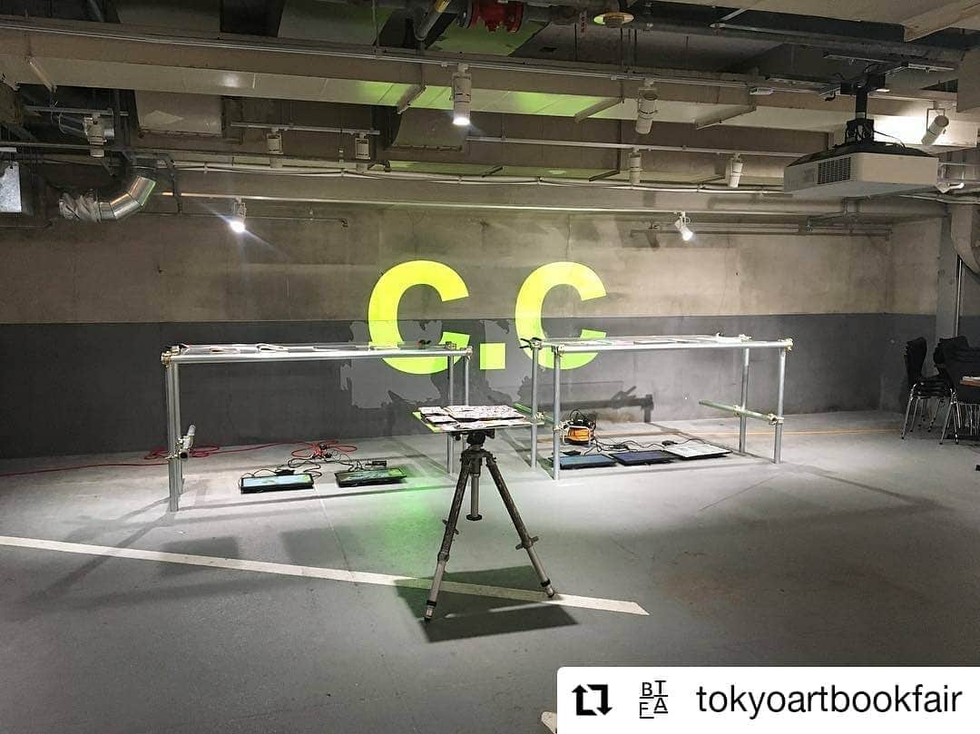 GINZA SONY PARK PROJECTさんのインスタグラム写真 - (GINZA SONY PARK PROJECTInstagram)「#006 TOKYO ART BOOK FAIR: Ginza Edition は、本日4/14（日）が最終日です。  #Repost @tokyoartbookfair • • • • • • 《開催中》B3 フロアにて、写真家のコレクティブ『Culture Centre』によるスペシャルブースを展開しています。﻿ ﻿ 参加メンバーは宇田川直寛　築山礁太　中野泰輔　横田大輔　渡邊聖子。会場にてカルチャーセンターの本や各作家の本を販売しています。﻿ ﻿ ぜひお見逃しなく！﻿ @shota_tsukiyama @taisuke_nkano @aiue_ooa @naohiroutagawa #tabf #tokyoartbookfair #ginzasonypark. @c.c.culturecentre @seiko_licht」4月14日 0時50分 - ginzasonypark