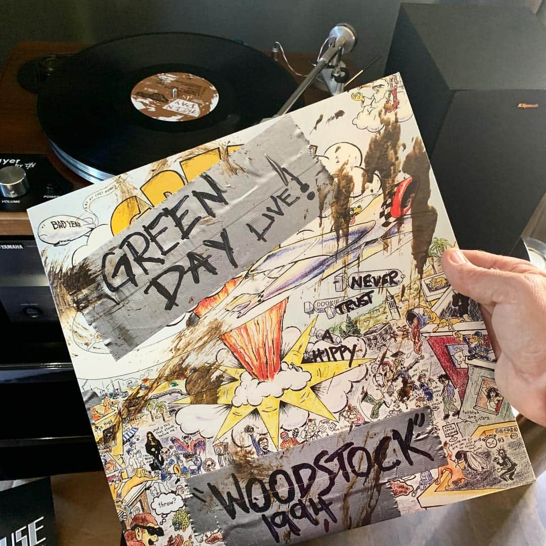 マイク・ダーントさんのインスタグラム写真 - (マイク・ダーントInstagram)「FUCK YEAH!  #happyrecordstoreday  #woodstock1994  #MudHippies」4月14日 1時00分 - mikedirnt