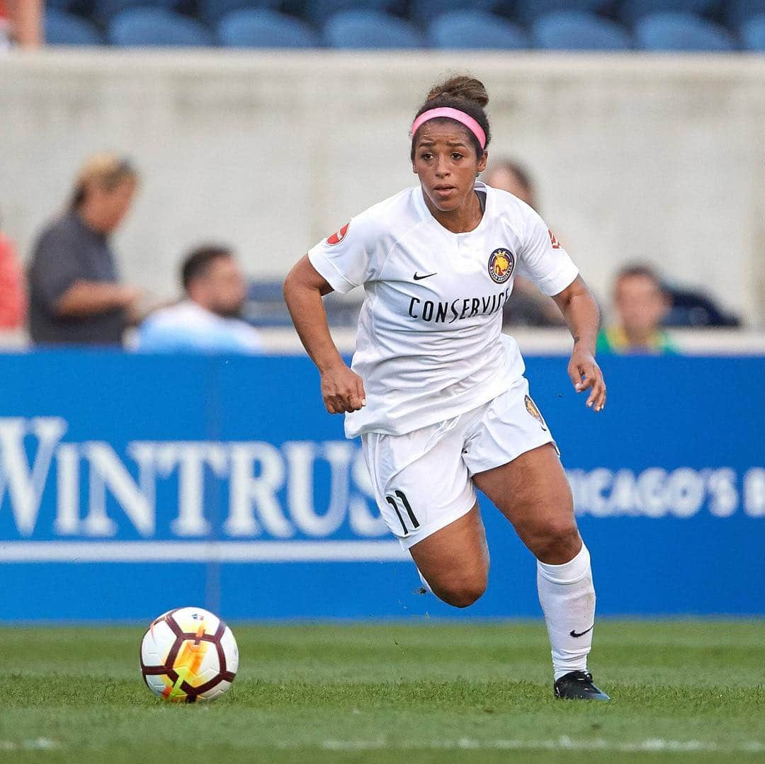 FIFAワールドカップさんのインスタグラム写真 - (FIFAワールドカップInstagram)「This weekend sees the start of USA’s National Women’s Soccer League. Every team will be looking to catch last season’s history-makers and reigning champions @thenccourage. With #FIFAWWC stars, number 1️⃣ draft picks and recent high profile trades, there are plenty of stories waiting to unfold in the season ahead.  #NWSL #USA @nwsl」4月14日 0時52分 - fifaworldcup