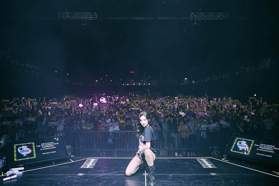 ソンミさんのインスタグラム写真 - (ソンミInstagram)「Thank u #Hongkong ❤️ Hope u have a wonderful night! See u soon babes! 💯💯 #sunmi1stworldtour #WARNING #SUNMI」4月14日 1時04分 - miyayeah