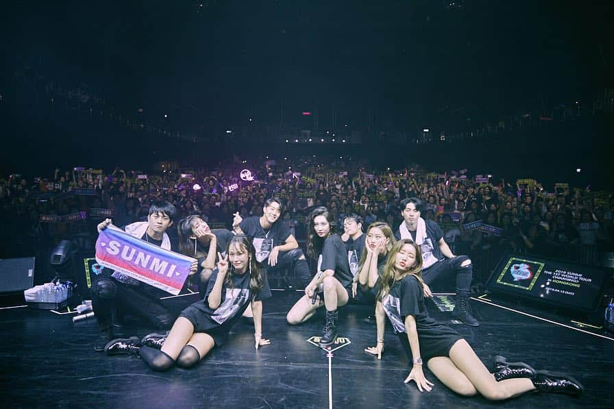 ソンミさんのインスタグラム写真 - (ソンミInstagram)「Thank u #Hongkong ❤️ Hope u have a wonderful night! See u soon babes! 💯💯 #sunmi1stworldtour #WARNING #SUNMI」4月14日 1時04分 - miyayeah