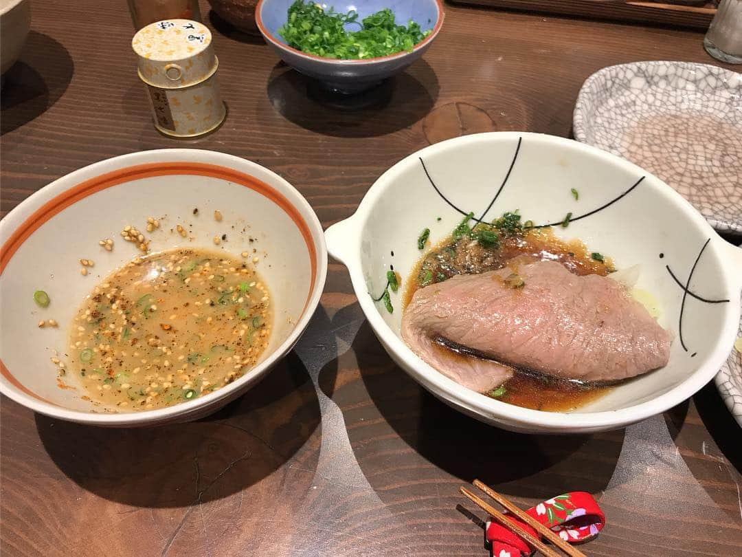 川原由維さんのインスタグラム写真 - (川原由維Instagram)「生徒さんがされてるお店に行って来ました♫ とーっても美味しくて、幸せなお店です❤️ ワインボトルを倒しちゃう可愛い所もあるけど😄女性としてとっても憧れる女将さん❤️女将さんみたいな、ステキな女性になりたい…😍 とっても美味しかったです♫ ご馳走さまでした‼️ #オーパスワン#幸せ#博多グルメ#中州川端#上中州川端」4月14日 1時06分 - yui5520