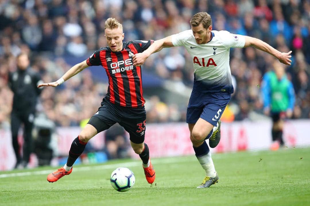 ヤン・フェルトンゲンのインスタグラム：「Great home win. Well done @lucasmoura7 ⚽⚽⚽ #COYS」