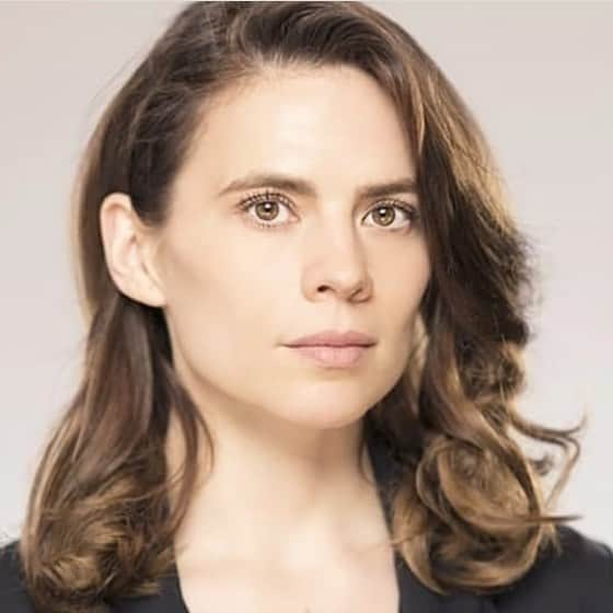 ヘイリー・アトウェルのインスタグラム：「A beautiful new Hayley headshot ❤️ QOTD: Who is going to watch Hayley in the play Rosmersholm? I really wish I was 😔 - tags; #hayleyatwell #hayley #atwell #marvel #agentcarter #peggycarter #avengers #captainamerica #steverogers #steggy #mcu #omgmcu #omgpage #hayesmorrison #conviction #margaretschlegel #howardsend #model #actress #british #english #britishgirl #englishgirl #brunette #photoshoot #photography」