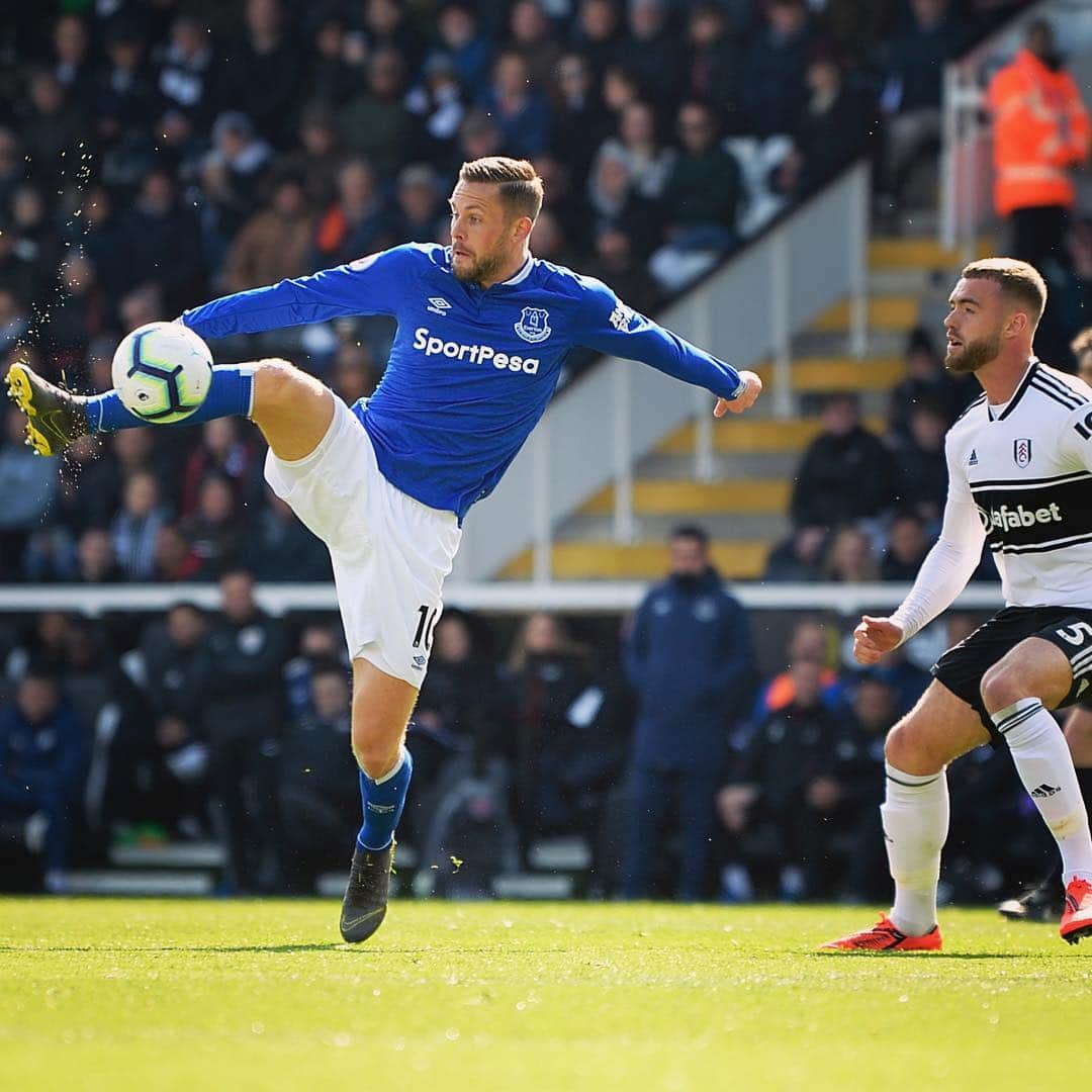 エヴァートンFCさんのインスタグラム写真 - (エヴァートンFCInstagram)「Frustration. 😒 • • • #everton #efc #blues #toffees #fulham #ffc #cravencottage #fuleve #premierleague #pl」4月14日 1時27分 - everton