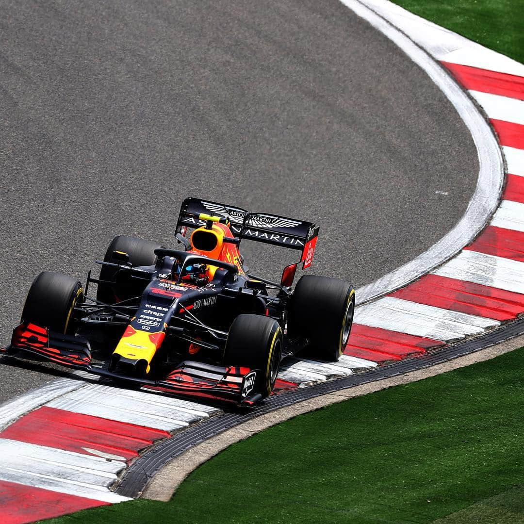 アストンマーチンさんのインスタグラム写真 - (アストンマーチンInstagram)「FP3 and Qualifying over. @maxverstappen1 takes P5 and @pierregasly takes P6 on the grid tommorow. #Race1000 is set to be an interesting fight. #AstonMartinRedBullRacing #ChineseGP」4月13日 16時37分 - astonmartin