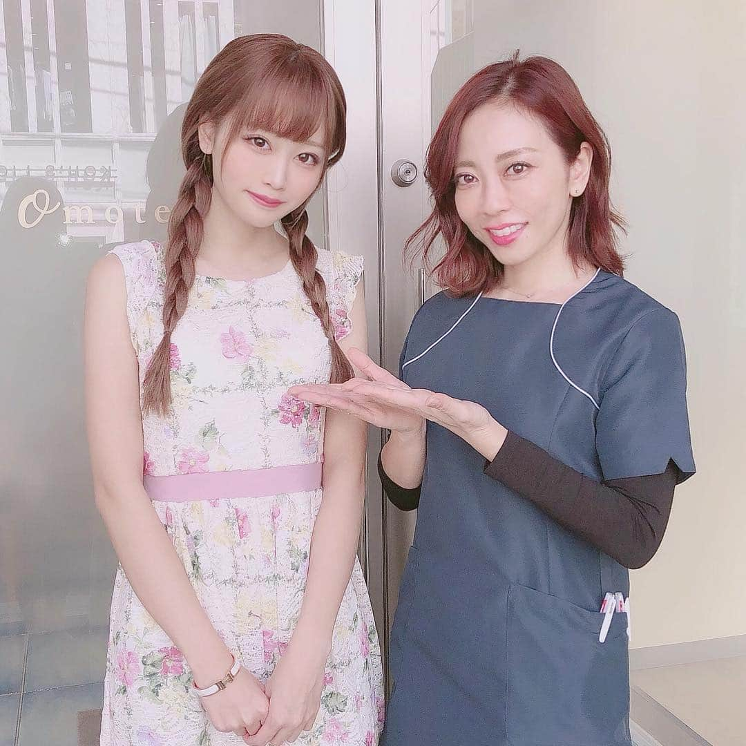 さきぼんさんのインスタグラム写真 - (さきぼんInstagram)「表参道しらゆり歯科(@ginzashirayurishika )で定期クリーニング🦷🖤 ホワイトニングが2000円からできるコースができたから来週からホワイトニングもするの♡  破格なのでみんなもぜひ😳 . @tocco_closet の春ワンピースがお気に入り🌼 ディズニーに着ていくのも楽しみ！ . . しらゆり歯科は インビザライン 矯正治療がすごく得意だから 是非無料カウンセリングを受けてみてね。 . 歯科矯正が「さきぼんのインスタを見た」で10％オフになるよ😭💦 (ホワイトニング/セラミック/PMTC等も) ☎️ 0120-118-041 からカウンセリング予約できるよ！ . →表参道以外の医院でも割引適用します！ . 質問があればここにコメントください。できる限り答えます！ . #表参道しらゆり歯科 #銀座しらゆり歯科 #インビザライン #歯科矯正 #矯正 #矯正女子 #表参道 #精密審美会 #さきぼん矯正」4月13日 16時40分 - sakibon69