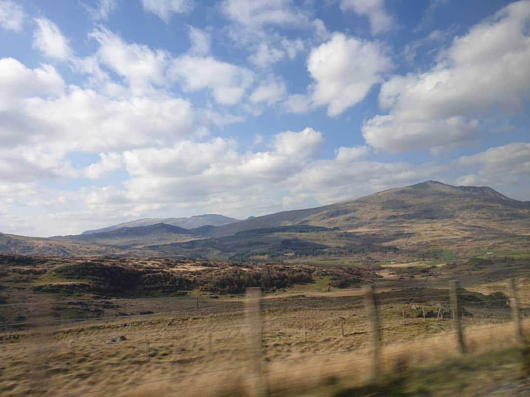 ソン・ジェリムさんのインスタグラム写真 - (ソン・ジェリムInstagram)「. snowdonia of wales  i thought 😊 it looks like scenery of drama. game of thrones  #northofking#Housestark」4月13日 16時40分 - jaelim_song