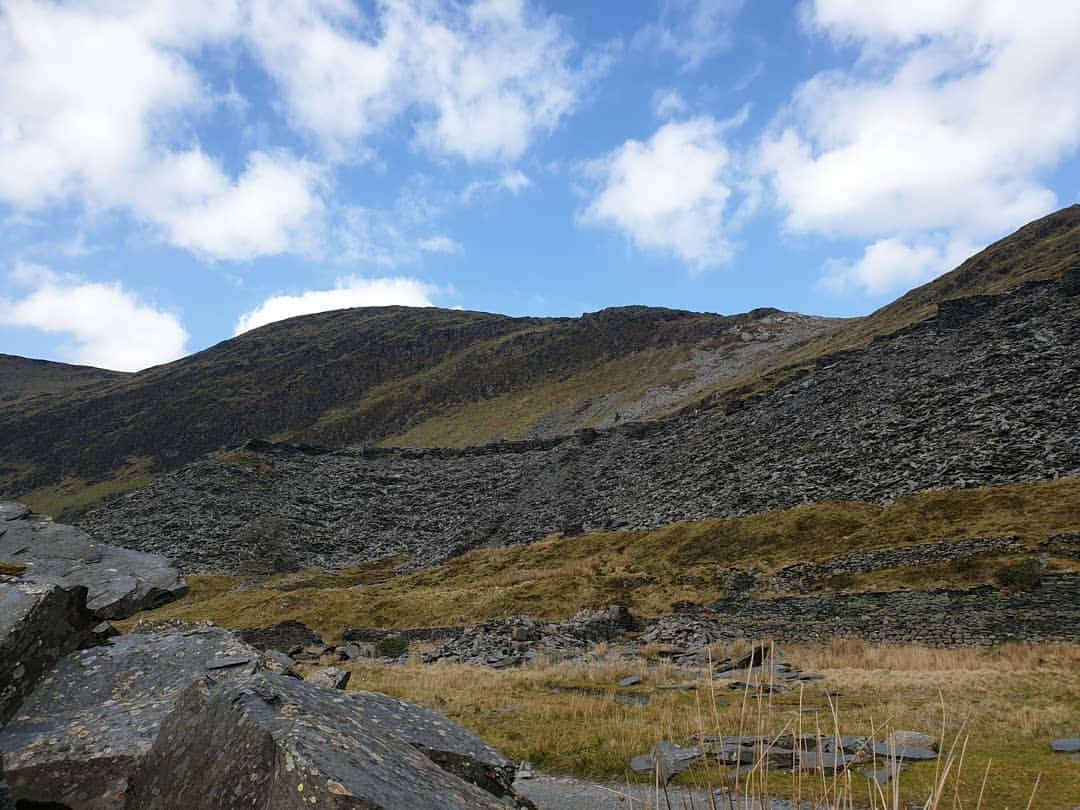 ソン・ジェリムさんのインスタグラム写真 - (ソン・ジェリムInstagram)「. snowdonia of wales  i thought 😊 it looks like scenery of drama. game of thrones  #northofking#Housestark」4月13日 16時40分 - jaelim_song