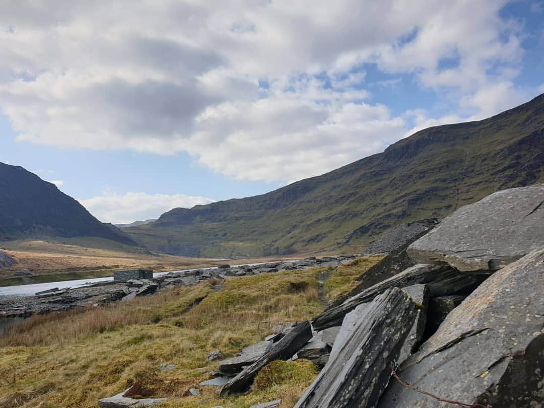 ソン・ジェリムさんのインスタグラム写真 - (ソン・ジェリムInstagram)「. snowdonia of wales  i thought 😊 it looks like scenery of drama. game of thrones  #northofking#Housestark」4月13日 16時40分 - jaelim_song