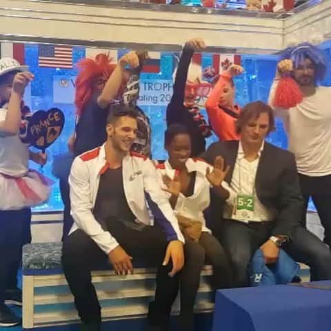 ヴァネッサ・ジェームスのインスタグラム：「No better way... with no better people by our sides to finish this season!!! ❤️」