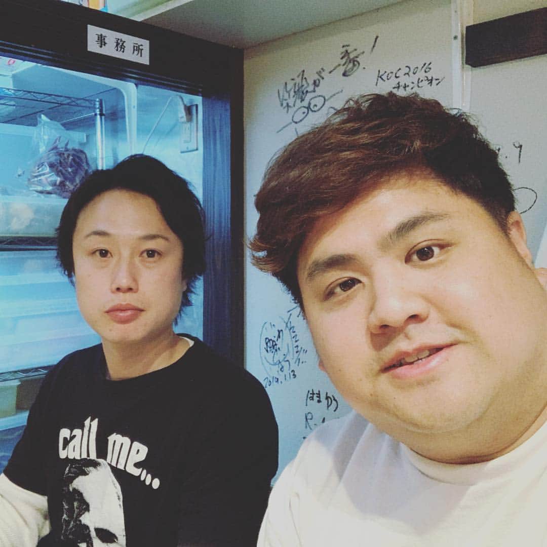 池田真一のインスタグラム：「リリーさんとがんこラーメン！ 初めて牡蠣ラーメン食べた！ 美味すぎるぜ！ リリーさんご馳走様でした！」