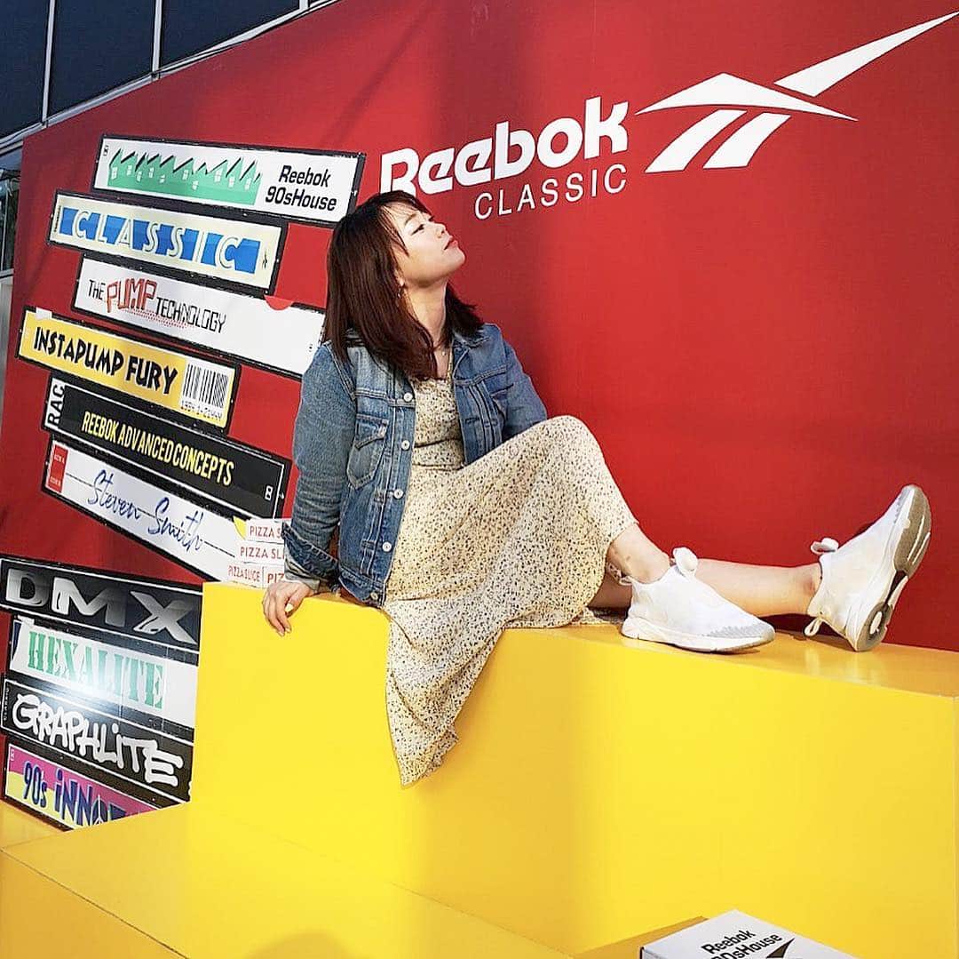 京乃ともみさんのインスタグラム写真 - (京乃ともみInstagram)「Open till tomorrow ;). 明日まで…！✨ステッカーもらえるよ🧡👟. . . #reebok90shouse #リーボック #リーボッククラシック #スニーカー女子」4月13日 17時12分 - tomomi_kyono
