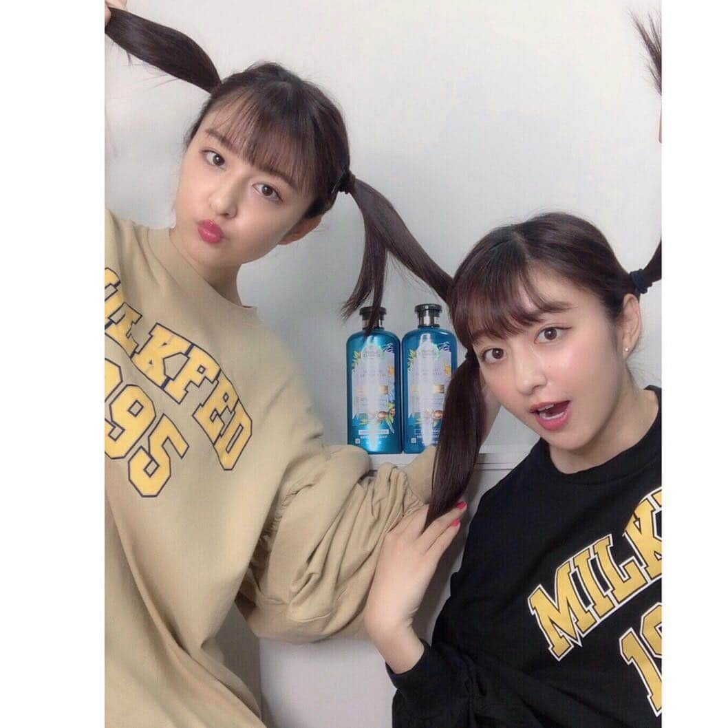 市野莉佳さんのインスタグラム写真 - (市野莉佳Instagram)「. ハーバルエッセンスの 良い香りを表現する オモシロ絶頂ポーズをしてみた🛀 #香る絶頂シャンプー で検索して このポーズで写真を撮って 投稿してみてね👌🏻 @herbalessences_jp_official  #リカスタグラム #ハーバルエッセンス #香る絶頂シャンプー  #ビオリニュー  #PR #twins #ハーバルエッセンスビオリニュー」4月13日 17時26分 - ichirika_62