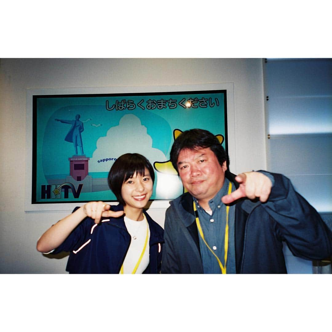 芳根京子さんのインスタグラム写真 - (芳根京子Instagram)「「チャンネルはそのまま！」 監督方と。 全5話で5人の監督がいらっしゃいました。 めちゃくちゃ、楽しかったなぁ。 ありがとうございました☺︎ #film #本広監督 #山本監督 #敦規監督 #木村監督 #藤村監督 #というより #小倉部長」4月13日 17時19分 - yoshinekyoko