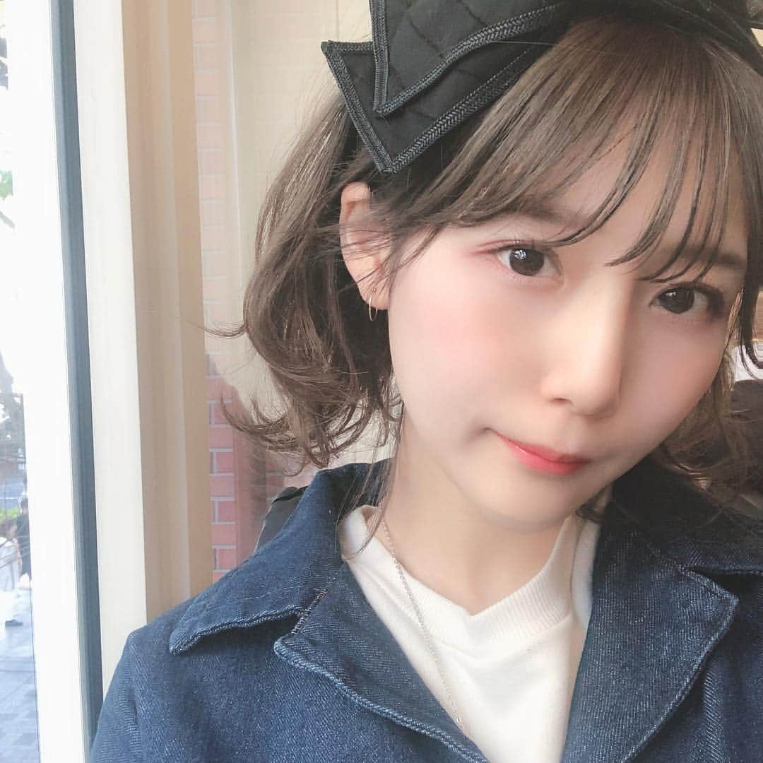 蒼川愛さんのインスタグラム写真 - (蒼川愛Instagram)「バラモチーフのネックレス最高にかわいい🌹♡ ヘアバンドも今日初おろししたの〜〜あとで全身載せよっと🤘🏻❤️」4月13日 17時23分 - tougarashi_suki