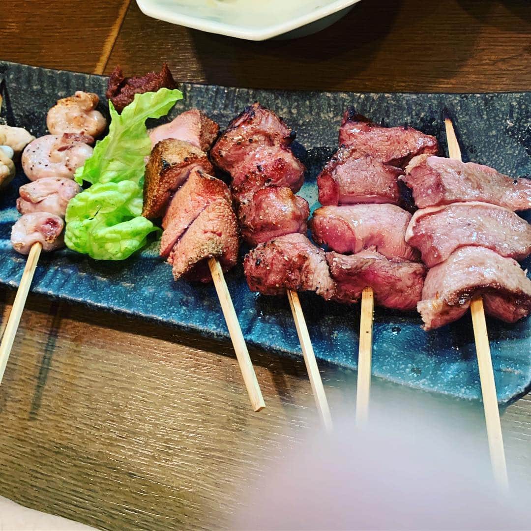 長田成哉のインスタグラム：「めちゃくちゃ美味しいもつ焼き屋さんを見つけた(￣∀￣)」