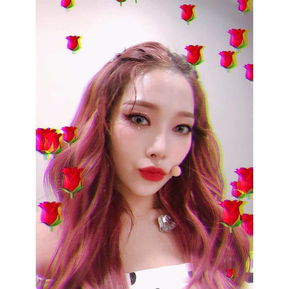 K.A.R.Dさんのインスタグラム写真 - (K.A.R.DInstagram)「‪[#KARD]‬ ‪🌷🌹🥀🌺♥️‬ . ‪#BM #JSEPH #SOMIN #JIWOO‬ ‪#KARD #KARD_밤밤_Bomb_Bomb‬」4月13日 17時35分 - official_kard