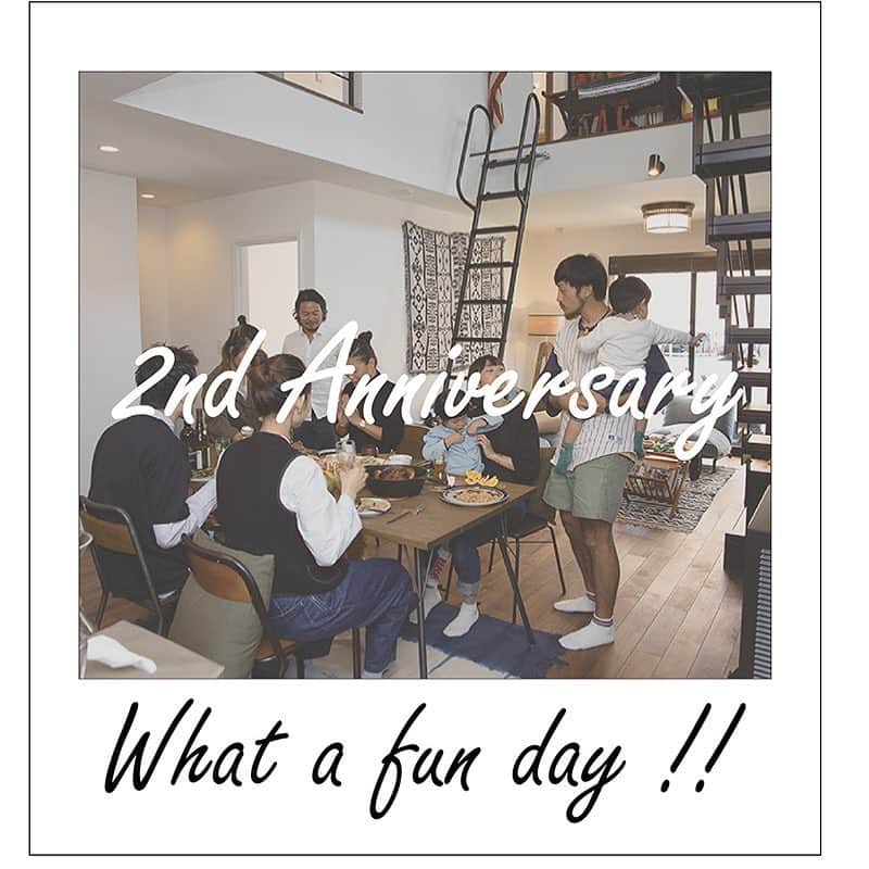 suzukuri さんのインスタグラム写真 - (suzukuri Instagram)「【2nd Anniversary 】⁣⠀ suzukuriは、みなさまのおかげで2周年を迎えることができました。⁣⠀ ･⁣⠀ そこで、感謝の気持ちを込めて新築住宅をご成約した方、全員が対象！⁣⠀ ･⁣⠀ こだわりの家具または、アウトドアギアが必ずもらえます。⁣⠀ ･⁣⠀ Allfor1, Incがセレクトしたキャンプギアグッズや、インテリアコーディネーターが選んだ家具で、探していた理想の住まいが実現します。⁣⠀ ･⁣⠀ ･⁣⠀ ▶デザイン・サイズ・価格、すべてがちょうどいい家づくりをサポート。⁣⠀ 詳しくはプロフィールリンクから。→@suzukuri.official⁣⠀ ・⁣⠀ ・⁣⠀ ⁣#viento⁣ #suzukuri⁣ #⁣matrixconcept⁣ #マトリックスコンセプト⁣ #注文住宅⁣ #新築⁣ #家⁣ #平屋⁣ #アメカジ⁣ #秘密基地⁣ #インテリア⁣ #雑貨⁣ #リビング #ダイニング #キッチン #洗面 #インダストリアル #カフェ風 #ナチュラル #かわいい家#フレンチカントリー #北欧 #ブルックリン #アメリカンハウス #サーファーズハウス #カリフォルニアスタイル #ヴィンテージ #タイル #⁣リノベーション #リフォーム⁣⠀」4月13日 17時49分 - suzukuri.official