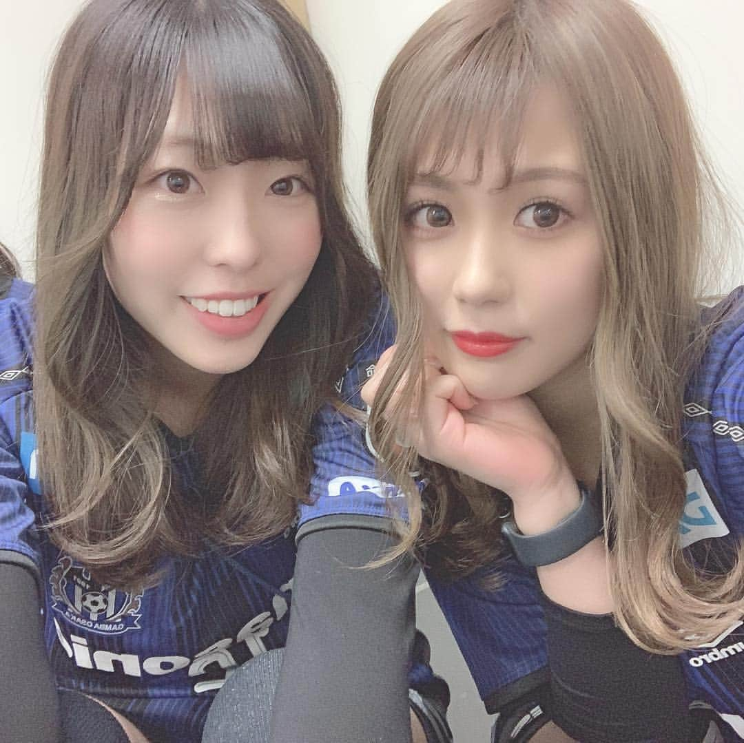 蒼井ちあきさんのインスタグラム写真 - (蒼井ちあきInstagram)「今日はMIZUKIちゃんと ふたりでJ3熊本戦でした🤲🏻 3連勝とはならんかったけど 大好きな万博で応援できて 嬉しかったぁ、、、。 明日はレッズ戦ーーーー😤勝。 #ガンバ大阪#gambaosaka#Jリーグ#jleague #J1#J3#万博#パナソニックスタジアム吹田#ホーム #ガンバ大阪u23#ロアッソ熊本#浦和レッズ#ガンバサポ #gambaism#今季8試合目#遠征組#東京#大阪」4月13日 17時53分 - __aoi513