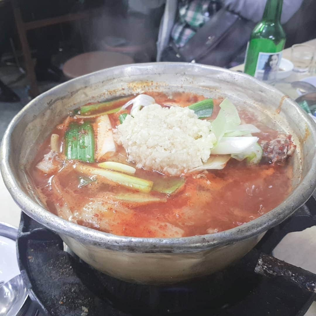 ソン・ウンソさんのインスタグラム写真 - (ソン・ウンソInstagram)「지하철타고어디가? 먹방하러🤤 맛집은역시웨이팅ㅠ 잘먹었습니다♡  #보이스3#촬영중#comingsoon#오랜만에지하철#맛집#계림#hazzysaccessories#내일도열촬예정#5월11일첫방」4月13日 17時54分 - soneunseo85