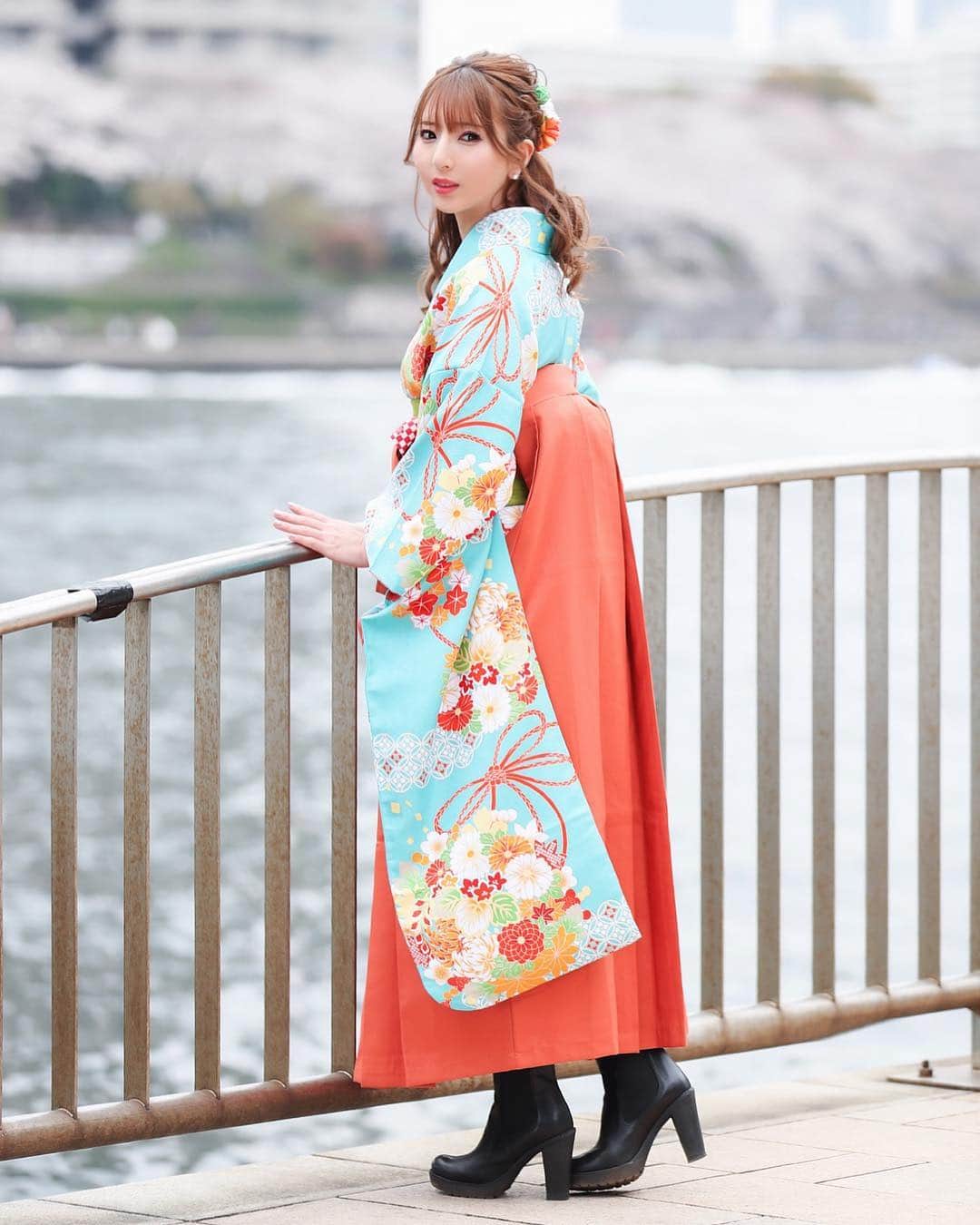 市川愛さんのインスタグラム写真 - (市川愛Instagram)「カラフルな袴もかわいい #袴 #着物 #kimono」4月13日 18時27分 - pkmnai