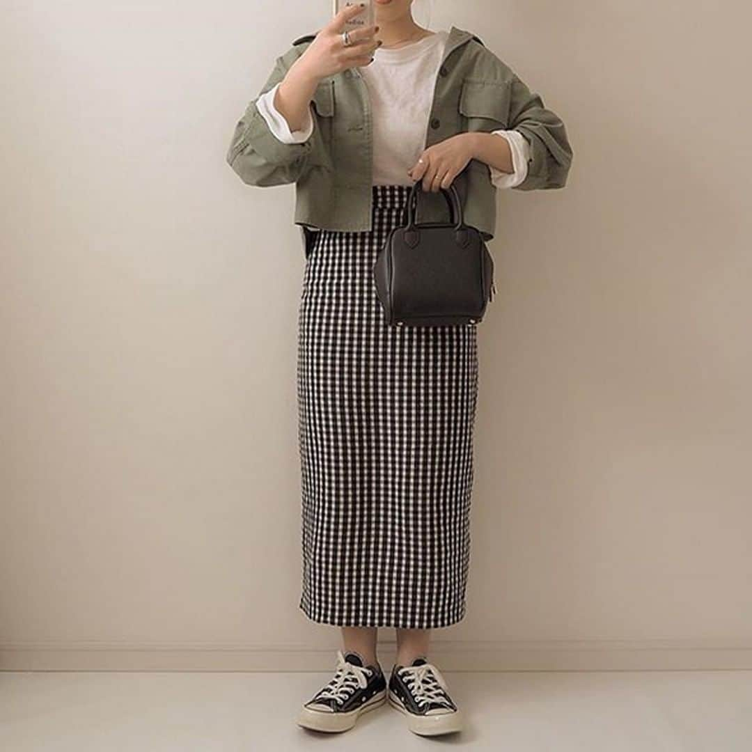 DHOLIC SNAPさんのインスタグラム写真 - (DHOLIC SNAPInstagram)「@_____mi1213さんの#dholicsnap📷⁣ ———————————————————⁣ SKIRT：@dholic_official⁣ 【LADIES】⁣ #Hラインギンガムチェックスカート⁣ 全2色￥5,324(税込)⁣ ———————————————————⁣ @_____mi1213さんステキに着こなしていただき⁣ ありがとうございます👏🏻⁣ みなさんもぜひ#dholicsnap を付けて⁣ コーデ投稿してくださいね！⁣ ———————————————————⁣ #DHOLIC#dholicism#fashion#ootd⁣ #プチプラコーデ#今日のコーデ⁣ #春コーデ#ギンガムチェック#チェックスカート」4月13日 18時20分 - d_by_dholic