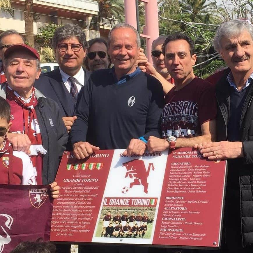 トリノFCさんのインスタグラム写真 - (トリノFCInstagram)「‪Oggi a Sanremo è stata inaugurata la Strada “Grande Torino” 🙏🏼🐂‬ ‪Presenti il DG Antonio Comi, il sindaco di San Remo Alberto Biancheri, Claudio Sala, Beppe Dossena ed il Presidente del Toro Club Sanremo Fabio Maiano‬ ‪#SFT‬」4月13日 18時33分 - torinofc1906