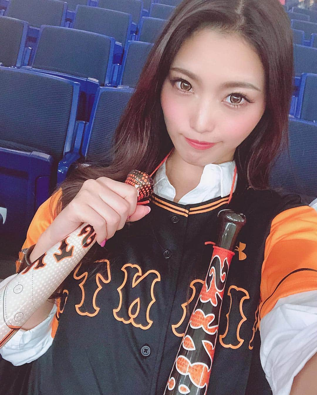 MIKAさんのインスタグラム写真 - (MIKAInstagram)「昨日はまた東京ドームへ⚾️💨 夏の神宮球場ぶりでとても興奮しました🔥スポーツ観戦大好き🥺 いよいよ明日は #始球式 に出ます！！ ドキドキです... 仙台の皆様宜しくお願いします🙈✨ #baseball #cyberjapan #boatrace #cyberjapandancers #サイバージャパン #姫たちだってletsboatrace」4月13日 18時34分 - cjd_mika