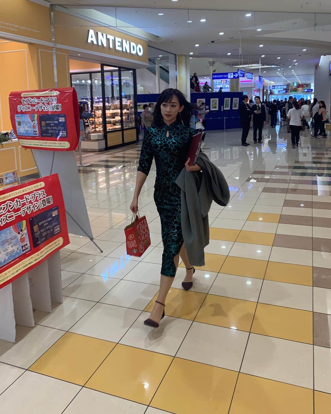 梨衣名のグルメインスタ